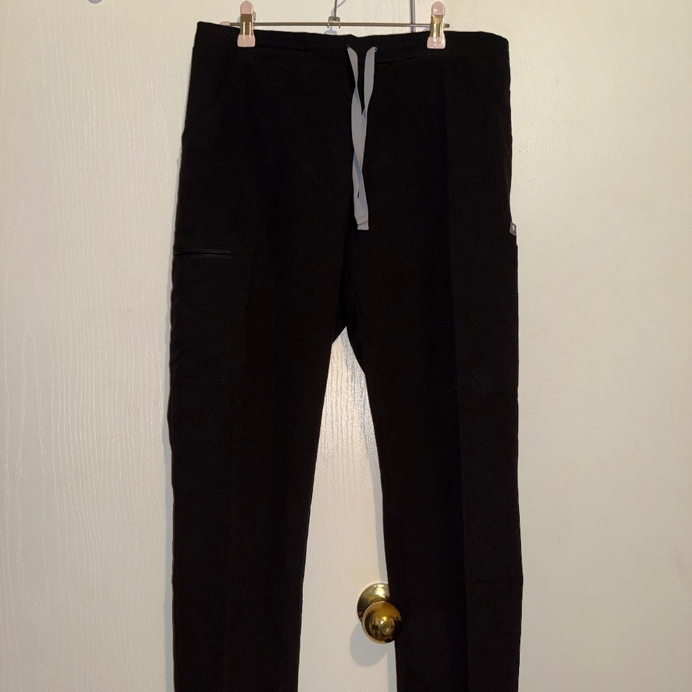 Black scrub pants Figs M